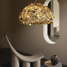 Load image into Gallery viewer, Quantica Pendant Light in living room.