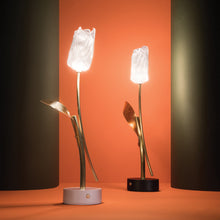Load image into Gallery viewer, Tulip LED Table Lamp in Detail.
