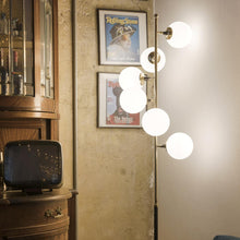 Load image into Gallery viewer, Galassia Floor Lamp in Detail.