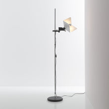 Load image into Gallery viewer, Triedro Floor Lamp in Detail.