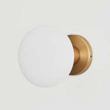 Load image into Gallery viewer, Lochan Oval Outdoor Wall Light in Detail.