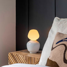 Load image into Gallery viewer, Reflection Enno Table Lamp in Detail.