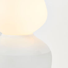 Load image into Gallery viewer, Reflection Enno Table Lamp in Detail.