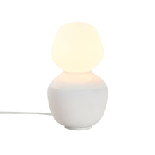 Load image into Gallery viewer, Reflection Enno Table Lamp in Detail.