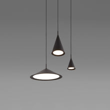 Load image into Gallery viewer, Gordon Pendant Light in Detail.