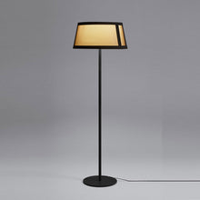 Load image into Gallery viewer, Lilly Floor Lamp in Detail.