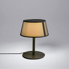Load image into Gallery viewer, Lilly Table Lamp in Detail.