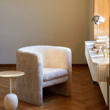 Load image into Gallery viewer, Flowerpot VP3 Table Lamp in living room.