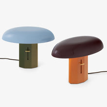 Load image into Gallery viewer, Montera JH2 Table Lamp in Detail.