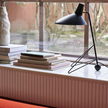 Load image into Gallery viewer, Tripod HM8 Table Lamp in living room.