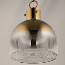 Load image into Gallery viewer, Beryl Pendant Light in Detail.