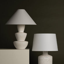 Load image into Gallery viewer, Kamas Table Lamp in Detail.