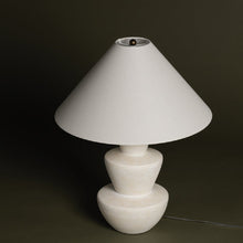 Load image into Gallery viewer, Kamas Table Lamp in Detail.
