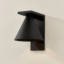 Load image into Gallery viewer, Sean Outdoor Wall Light in Detail.