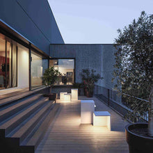 Load image into Gallery viewer, Empty Outdoor LED Floor Lamp in Outside Area.