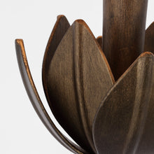 Load image into Gallery viewer, Alberto Floor Lamp in Detail.