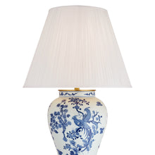 Load image into Gallery viewer, Blythe Table Lamp in Detail.