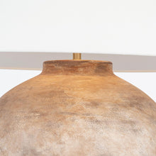 Load image into Gallery viewer, Fischer Table Lamp in Detail.