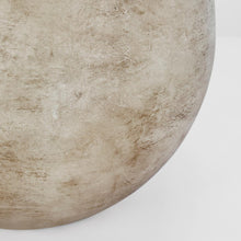 Load image into Gallery viewer, Lillis Table Lamp in Detail.
