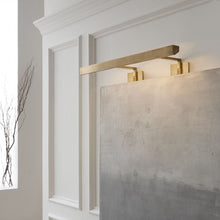 Load image into Gallery viewer, McClain Picture Light in Detail.