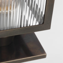 Load image into Gallery viewer, York Outdoor Wall Lightp in Detail.