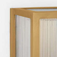 Load image into Gallery viewer, York Outdoor Wall Lightp in Detail.