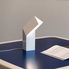 Load image into Gallery viewer, Lineair LED Table Lamp in Detail.