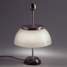 Load image into Gallery viewer, Alfa Table Lamp in Detail.