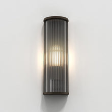 Load image into Gallery viewer, Avignon Round Wall Light in Detail.