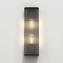 Load image into Gallery viewer, Avignon Square Wall Light in Detail.