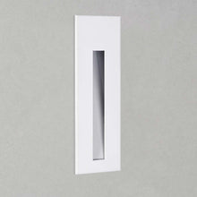 Load image into Gallery viewer, Borgo LED Wall Light in Detail.
