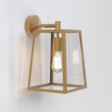Load image into Gallery viewer, Calvi Outdoor Wall Light in Detail.