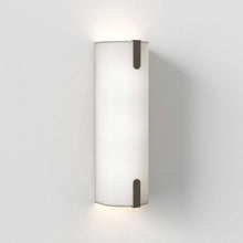 Load image into Gallery viewer, Elba Wall Light in Detail.