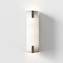 Load image into Gallery viewer, Elba Wall Light in Detail.