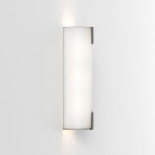 Load image into Gallery viewer, Elba Wall Light in Detail.