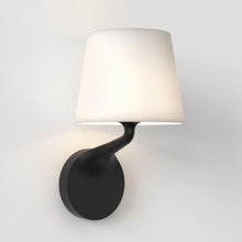 Load image into Gallery viewer, Millie Wall Light in Detail.