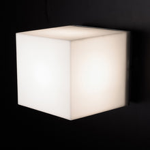 Load image into Gallery viewer, Q.Bo C/W Ceiling / Wall Light in Detail.