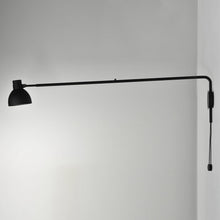 Load image into Gallery viewer, Blux System W Plug-In Wall Light in Detail.
