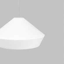 Load image into Gallery viewer, Brummel Low Voltage Pendant Light in Detail.