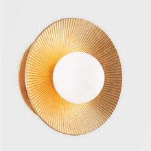 Load image into Gallery viewer, Emerald Bath Wall Light in Detail.
