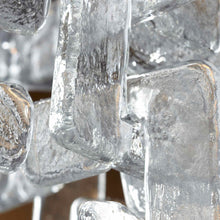 Load image into Gallery viewer, Havilland Pendant Light in Detail.