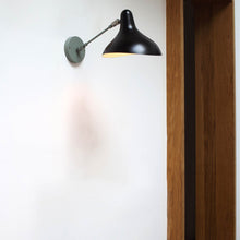 Load image into Gallery viewer, Mantis BS5 LED Wall Light in Detail.
