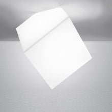Load image into Gallery viewer, Edge 30 Suspension Light in Detail.
