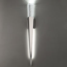 Load image into Gallery viewer, Elessar LED Wall Light in Detail.