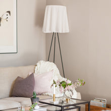 Load image into Gallery viewer, Rosy Angelis Floor Lamp In Use