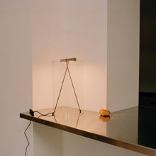 Load image into Gallery viewer, To-Tie LED Table Lamp in Detail.