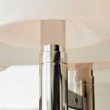 Load image into Gallery viewer, Beckham Bath Vanity Wall Light in Detail.