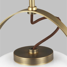 Load image into Gallery viewer, Hazel Pendant Light in Detail.