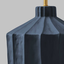 Load image into Gallery viewer, Veneto LED Table Lamp in Detail.