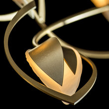 Load image into Gallery viewer, Aerial Pendant Light in Detail.
